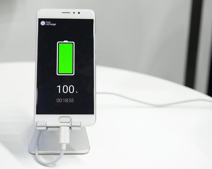 Почему не стоит заряжать смартфон до 100%?