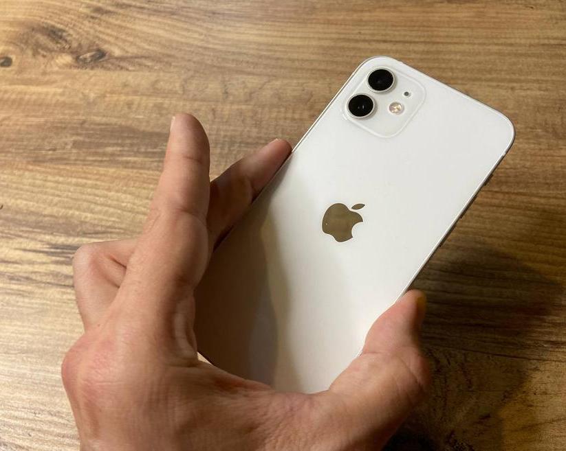 Обзор iPhone 12
