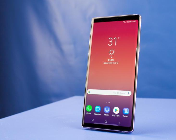 Первый взгляд на Samsung Galaxy Note9: за что просят 90 тысяч рублей