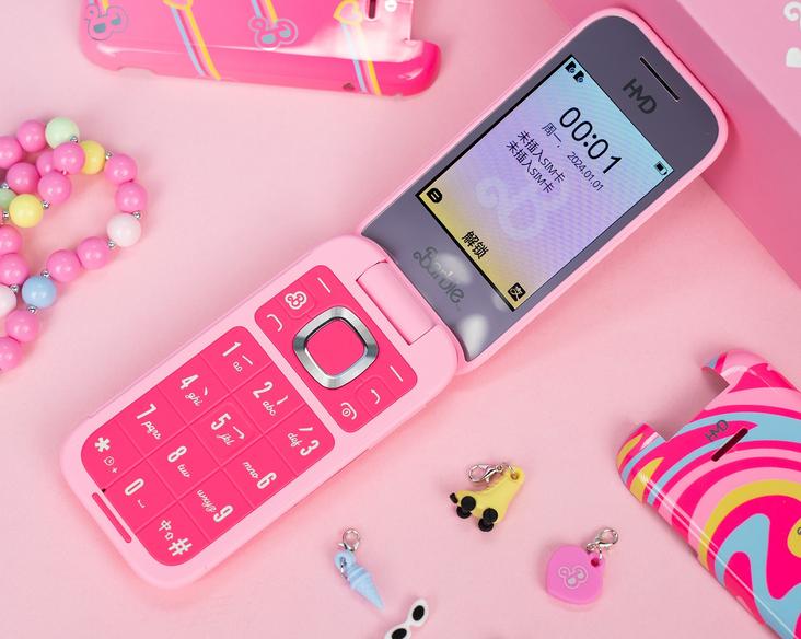 HMD представила флипфон в стиле Барби