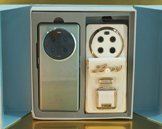 Когда гаджет — это часть стиля.</p>
<p>Обзор смартфона Cubot Hafury Meet с оригинальным аксессуаром в комплекте